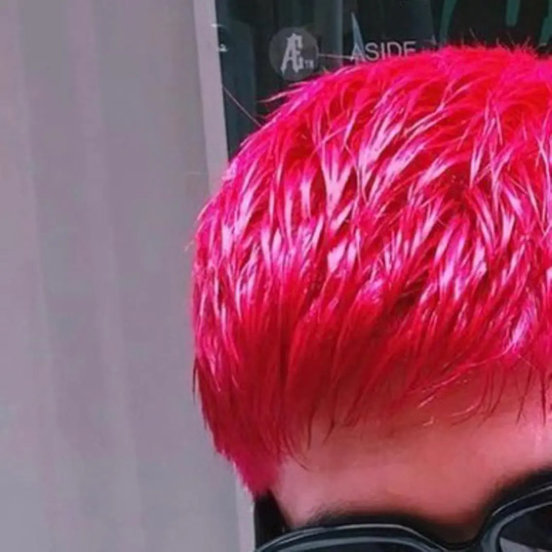 ショート カラー メンズ シールエクステ メンズバレイヤージュ メンズブリーチ フェードカット メンズハイライト カット ヘアカラー WEST OLAND加藤圭介のヘアスタイル