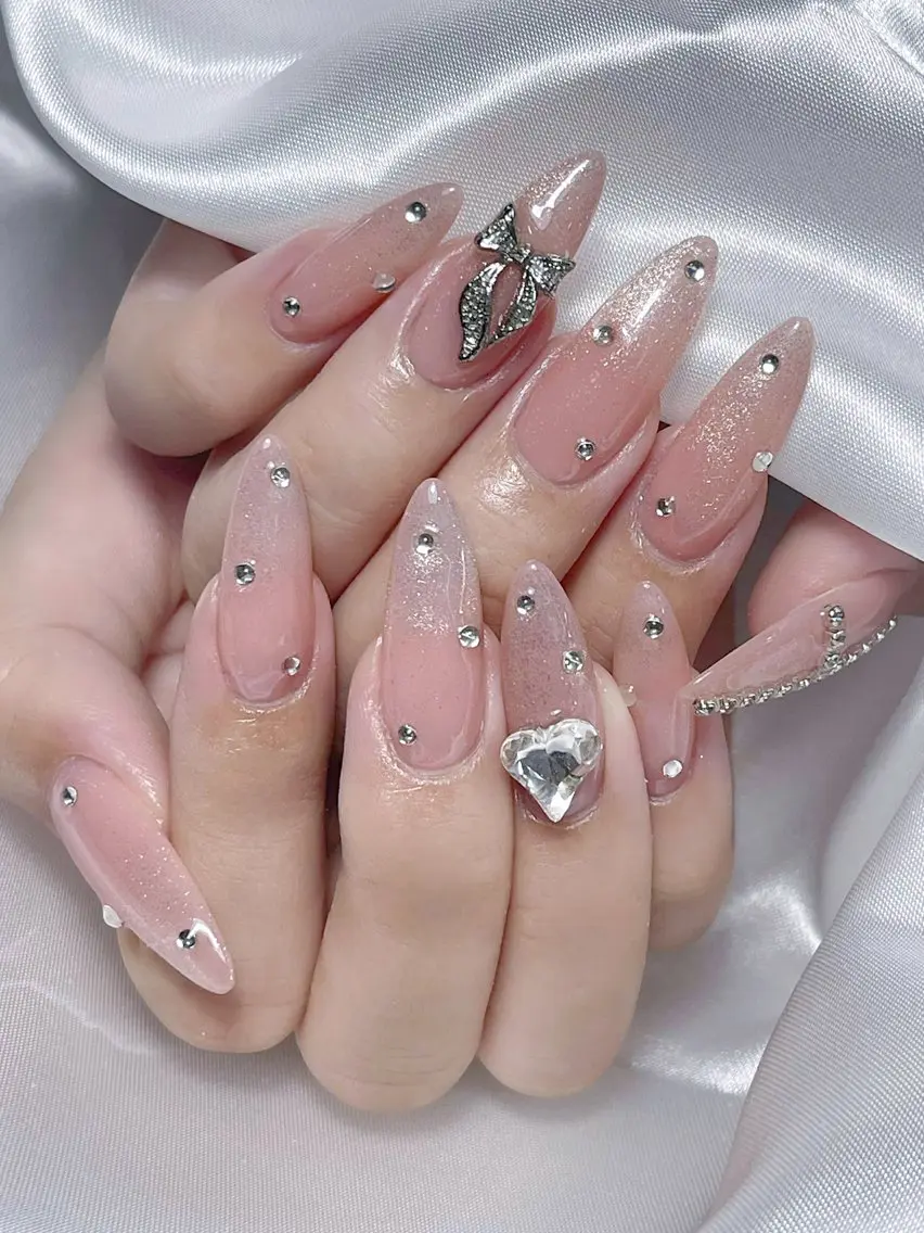 ネイル LEELA NAIL STUDIOのネイルデザイン