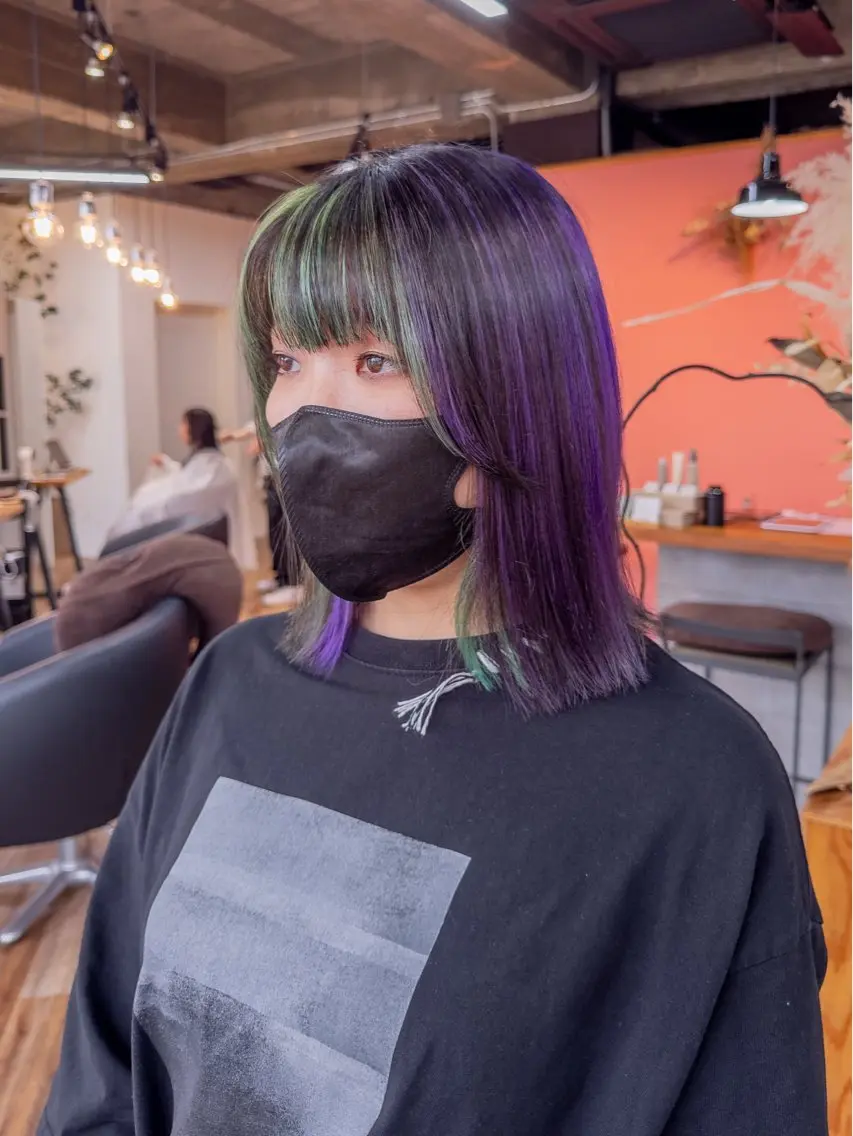 ミディアム カラー インナーカラー パープルカラー ヘアカラー 🎨カラー専門家🎨 チャーリーのヘアスタイル