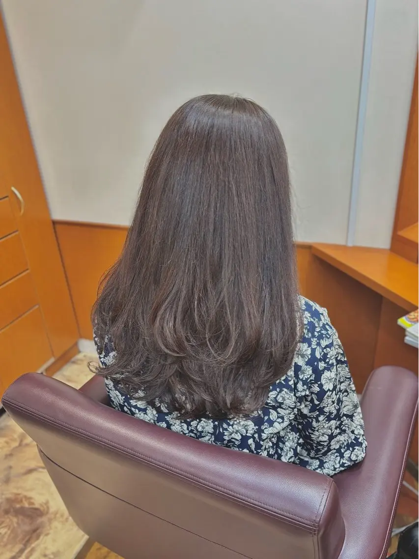 ロング レイヤーカット ✧elpatio✧︎ 小出紗羅のマツエク・マツパデザイン