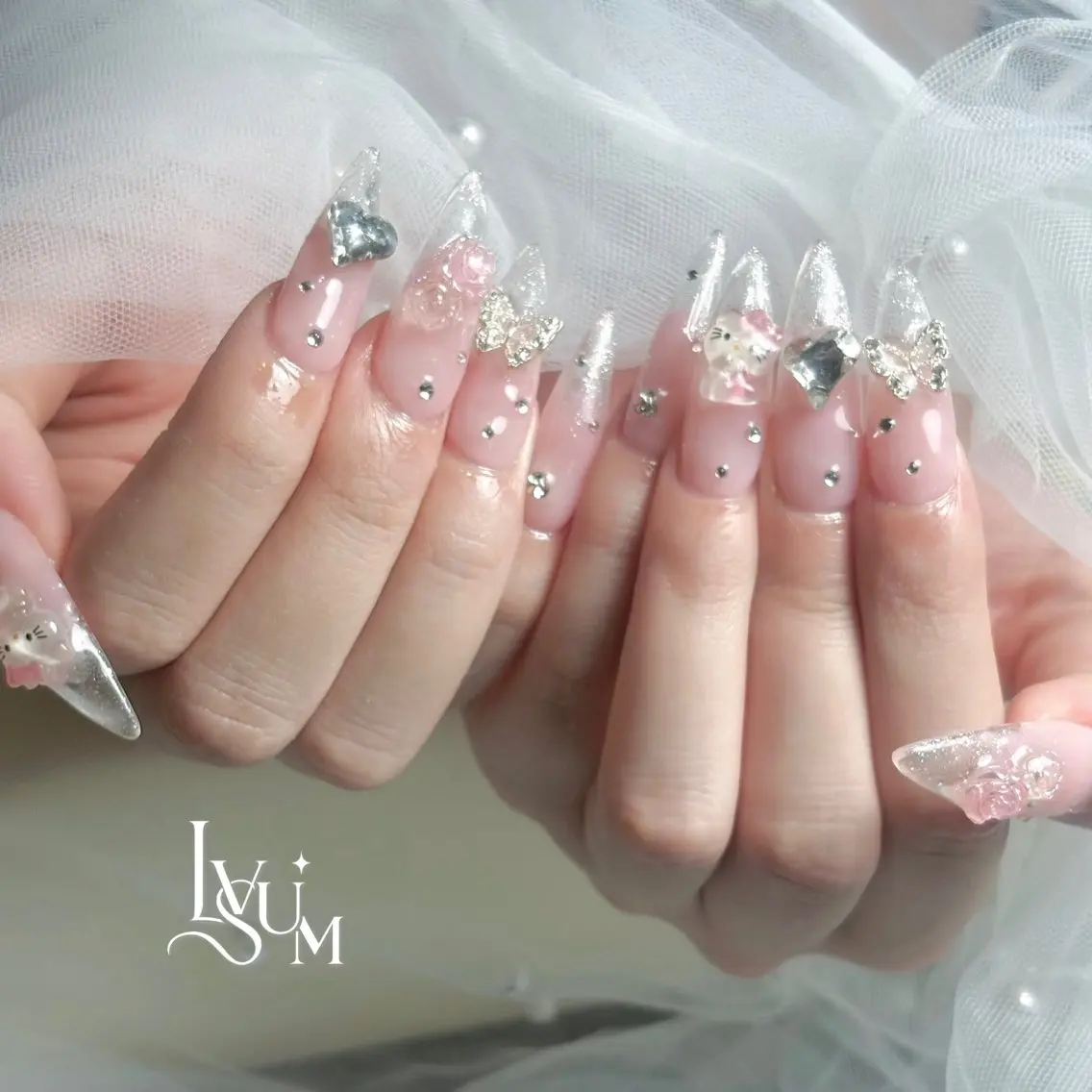 ネイル クリアネイル ハンドネイル lvsum nailのネイルデザイン