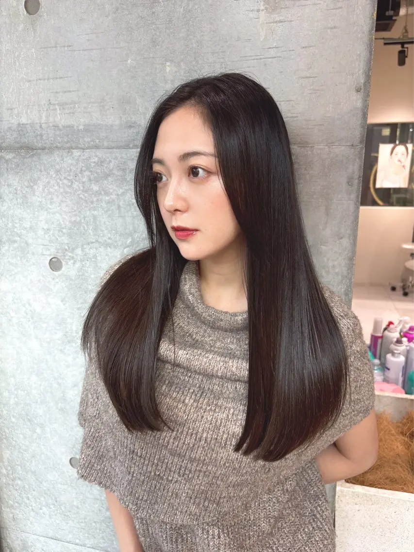 ロング カット 縮毛矯正 トリートメント 福岡縮毛矯正✨️ ストレート 向井和輝のヘアスタイル
