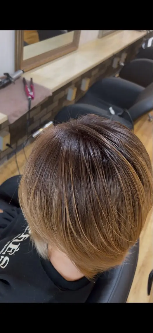 ショート カラー バレイヤージュ レイヤーカット ヘアカラー koki/ 透明感カラーのヘアスタイル