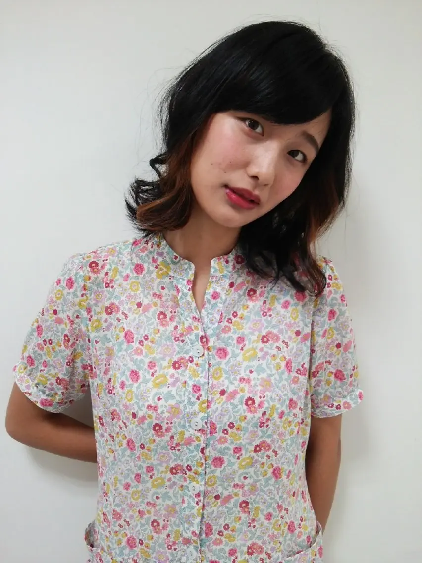 セミロング over two  藤が丘のヘアスタイル