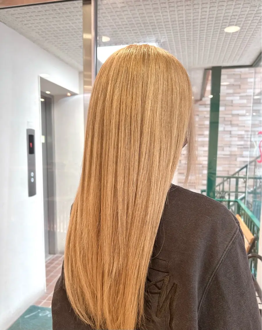 【¥17,400→¥5,000】 ケアブリーチ＋透明感ハイトーンカラー✨️の写真