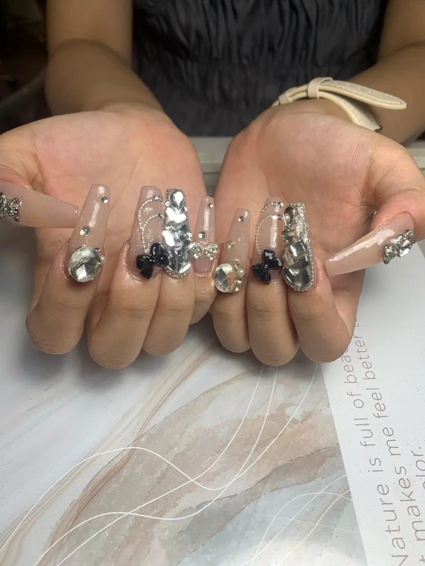 ネイル フレンチネイル ジェルネイル 韓国ネイル マグネットネイル マグネットフレンチ akina nailsのネイルデザイン