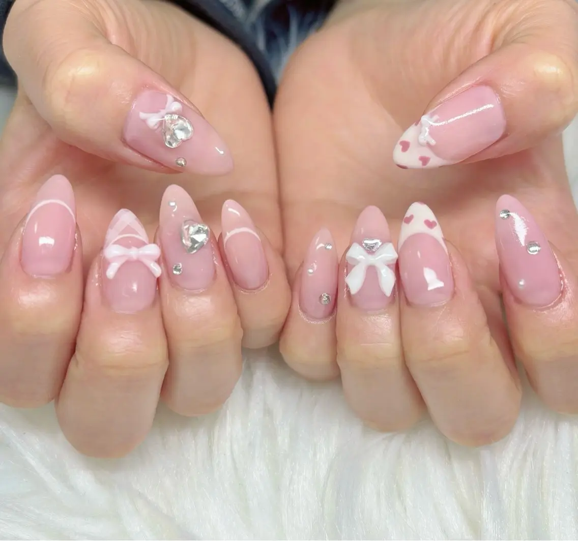 ネイル ガーリー ハンドネイル Y🩵 Jasmineのネイルデザイン