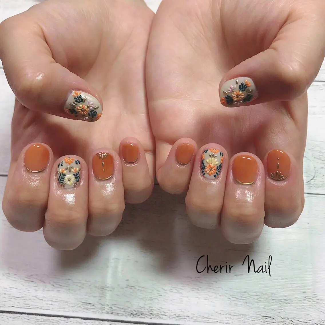 ネイル アートネイル ブラウン フラワーネイル マットネイル ニュアンスネイル ハンドネイル Cherirnail kaoriのネイルデザイン