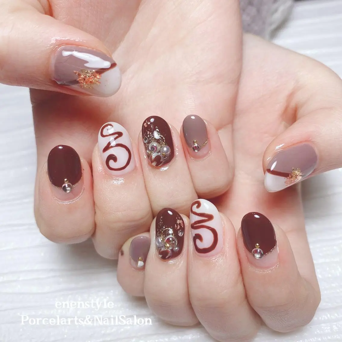 ミディアム ネイル 🐾enen style 🐾のネイルデザイン