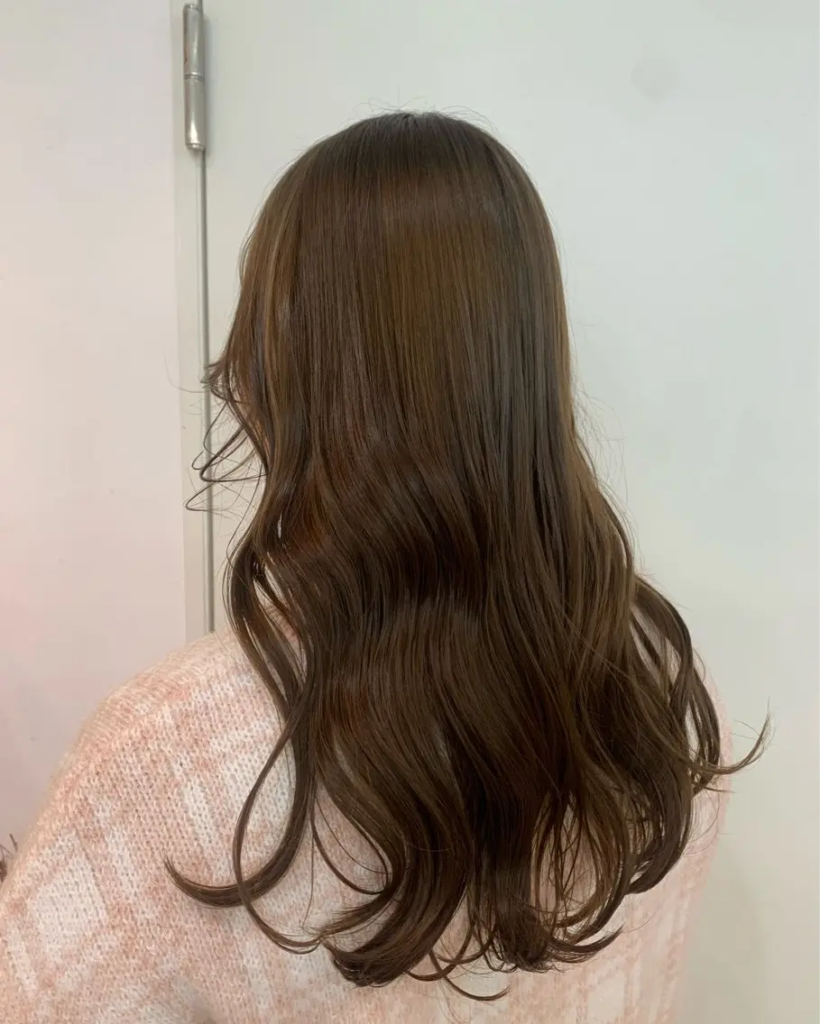 ロング カラー ベージュカラー ブリーチ ブリーチなしカラー オリーブベージュ オリーブカラー 室谷 ゆりあのヘアスタイル