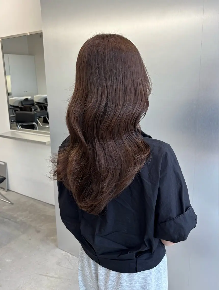 セミロング カラー 鶴町 桃香のヘアスタイル
