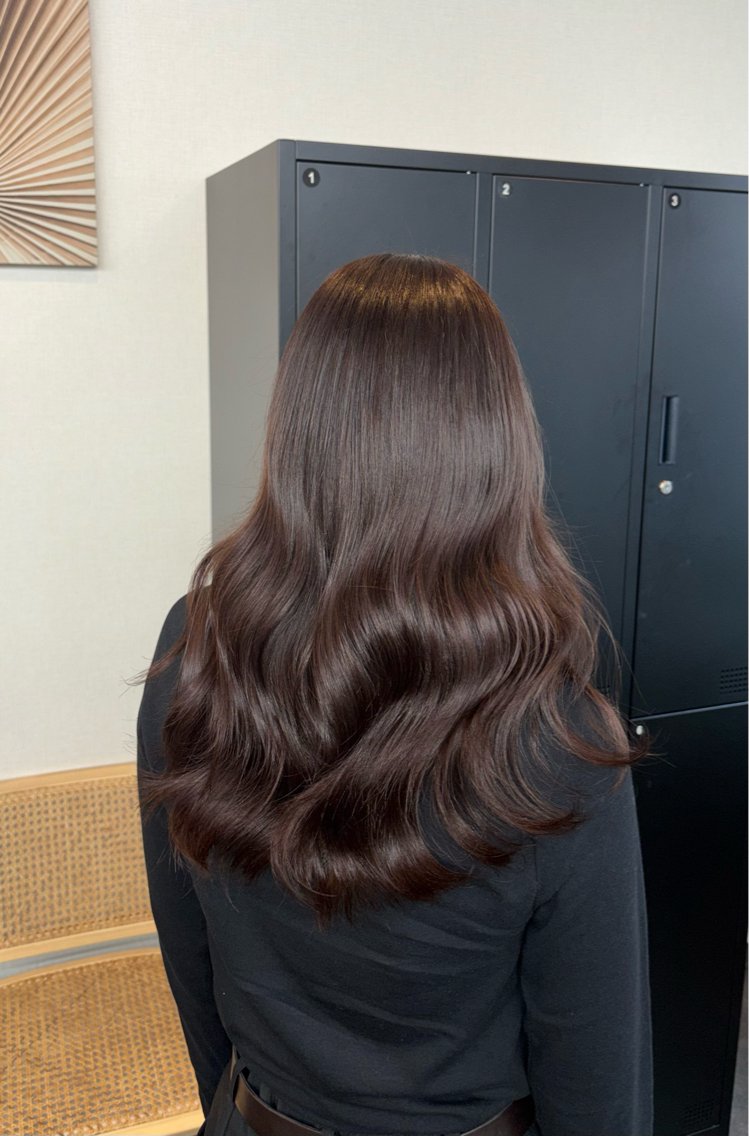 ロング カラー ヘアカラー トリートメント 大野 桃果のヘアスタイル
