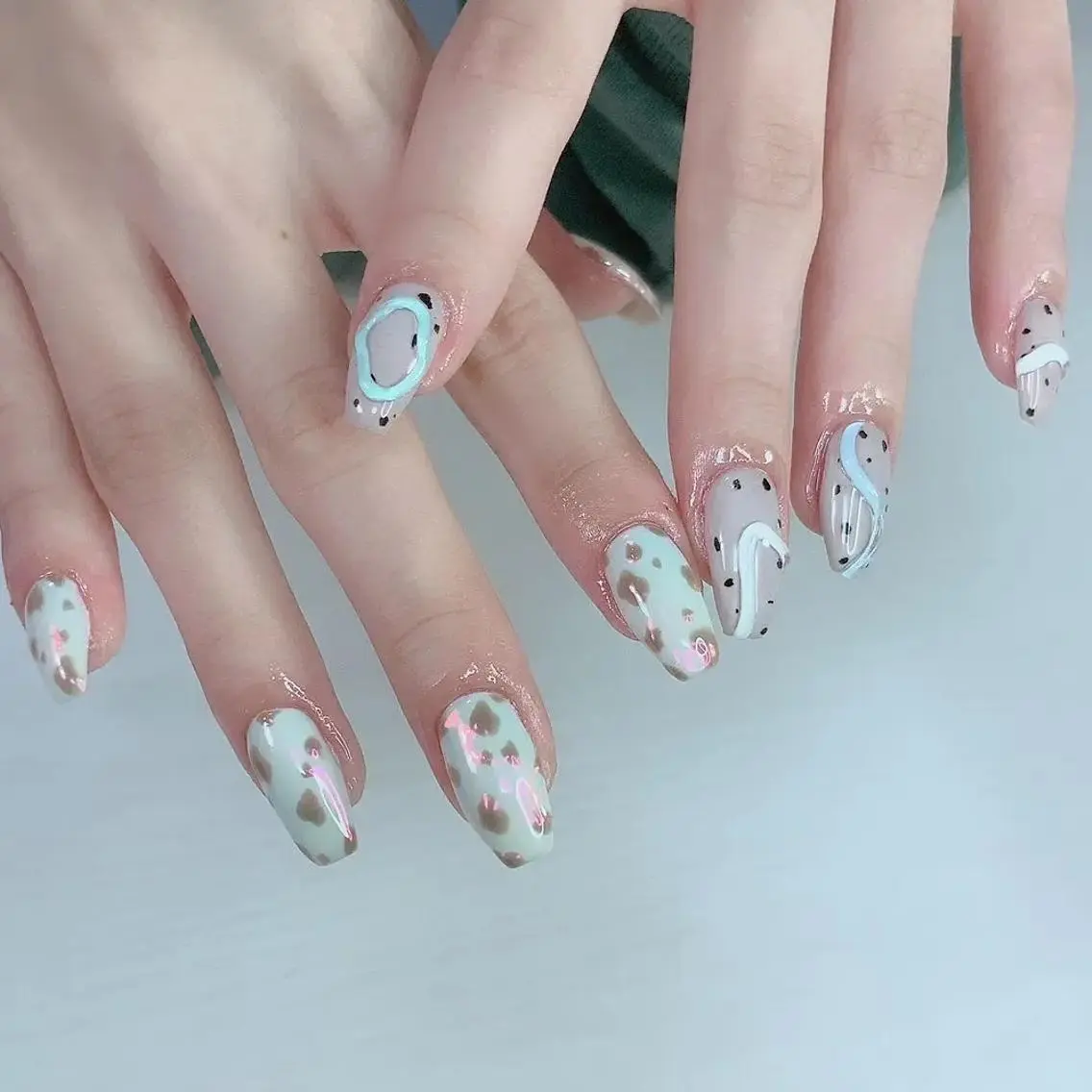 ネイル ニュアンスネイル . MAKI NAILのネイルデザイン