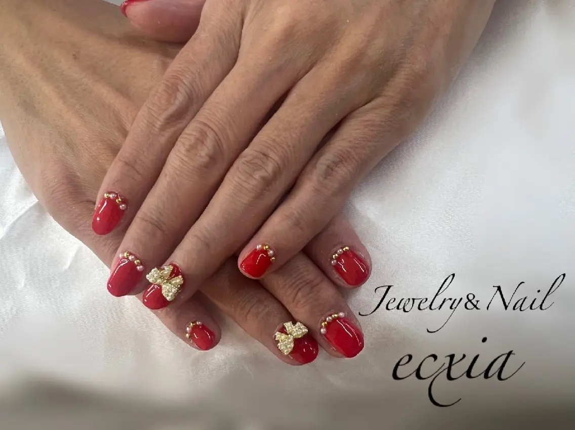 ネイル ゴージャス jewelry & nailecxia のネイルデザイン