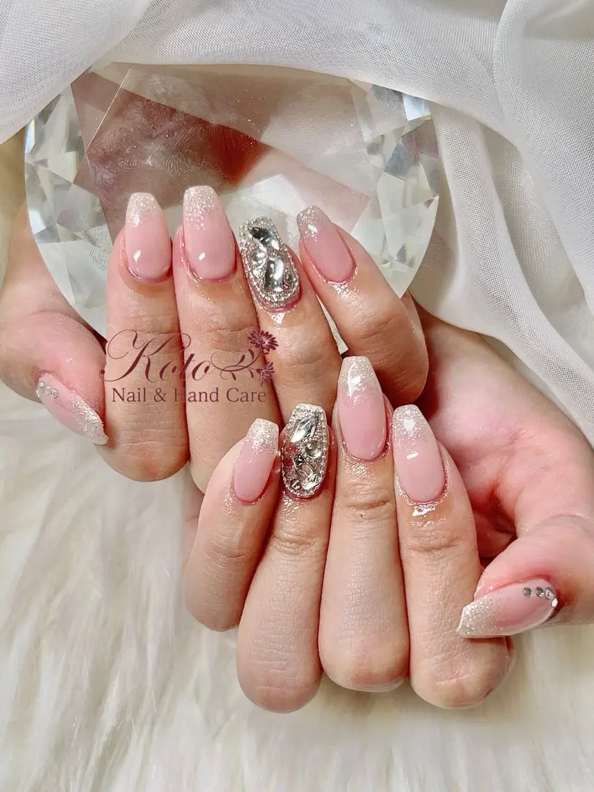 ネイル 長さ出し ジェルネイル 持ち込み ニュアンスネイル 赤色 ハンドネイル Nail Salon KOTOのネイルデザイン