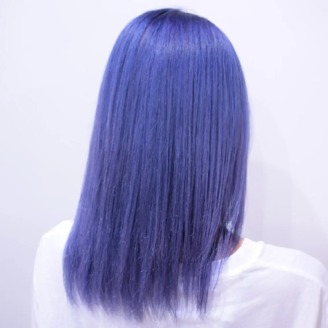 ミディアム カラー ブリーチ パープルカラー ヘアカラー デザインカラー 小西勇次のヘアスタイル