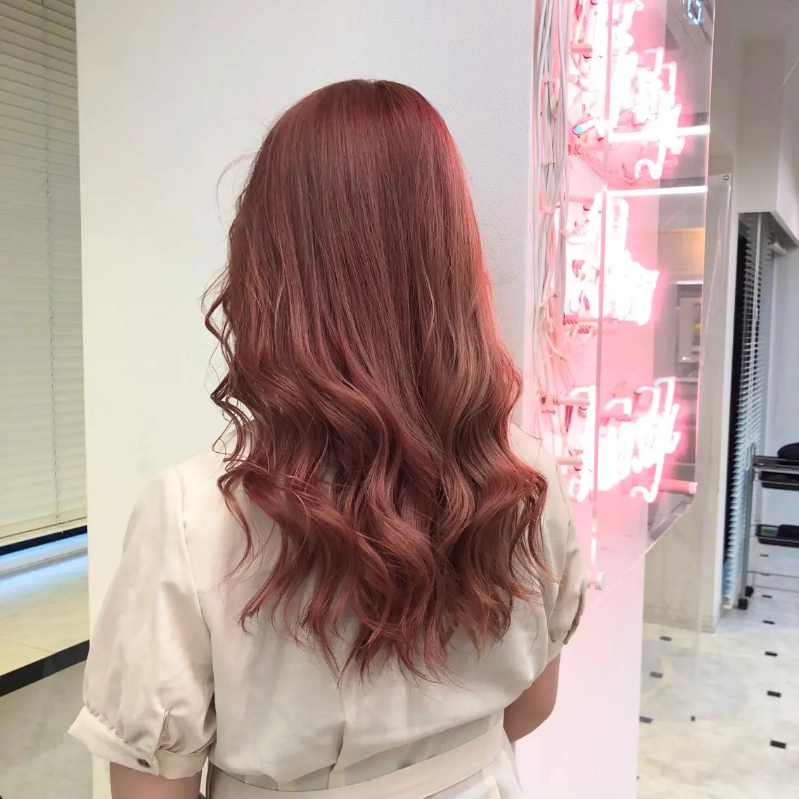 セミロング カラー パーマ ヘアアレンジ メンズ キッズ ネイル マツエク・マツパ KANAMI 🌏のヘアスタイル