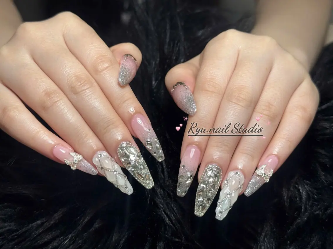 ネイル アートネイル フレンチネイル ジェルネイル キラキラネイル ニュアンスネイル ハンドネイル Ryu Nail YukiChanのネイルデザイン