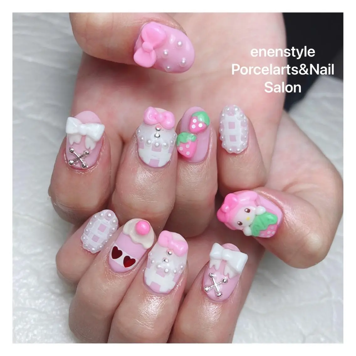 ミディアム ネイル 🐾enen style 🐾のネイルデザイン
