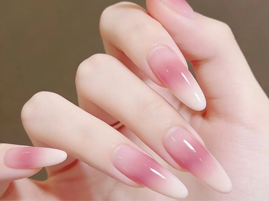 ネイル アートネイル オーロラネイル チークネイル 長さ出し フレンチネイル ハンドネイル Yumi Nail Seiのネイルデザイン