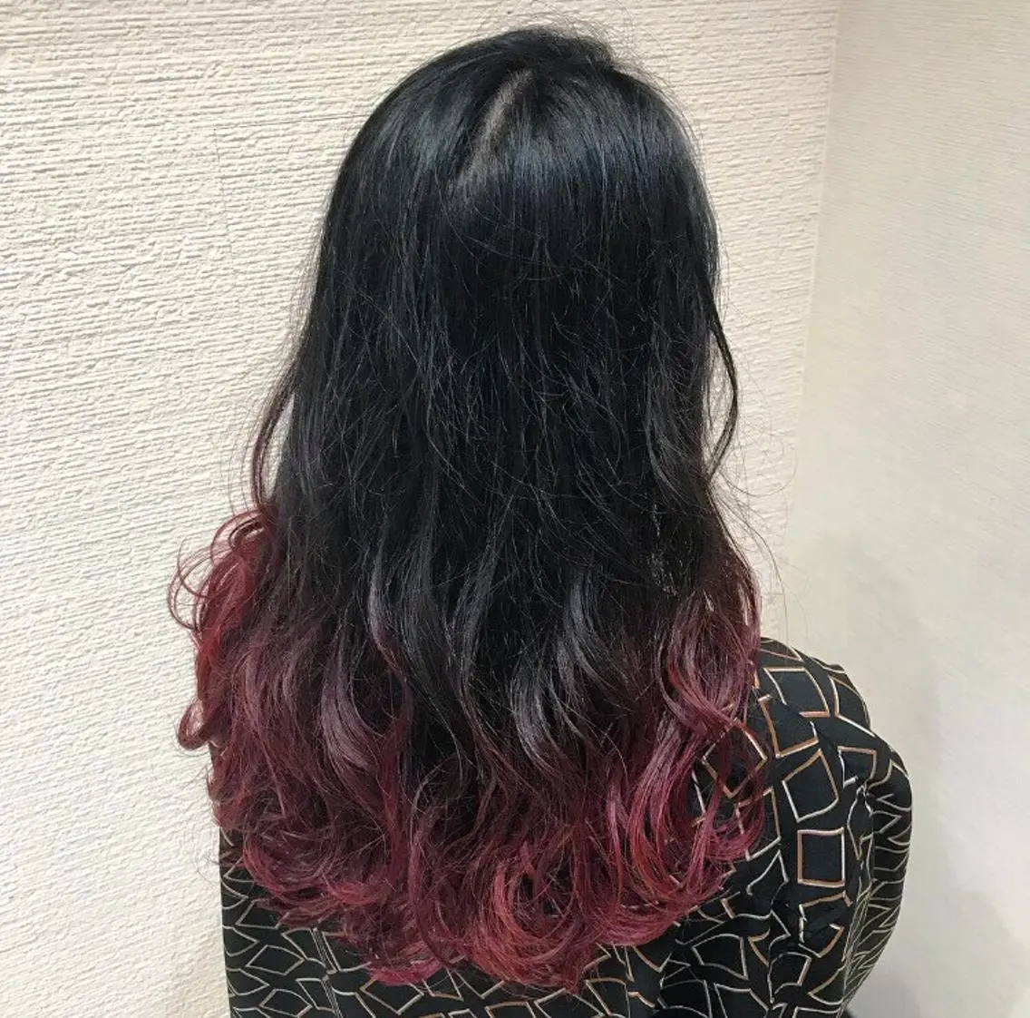 ロング カラー ヘアアレンジ グラデーションカラー レッドカラー ローズカラー 白髪ぼかしハイライト 茗荷谷駅徒歩2分のヘアスタイル