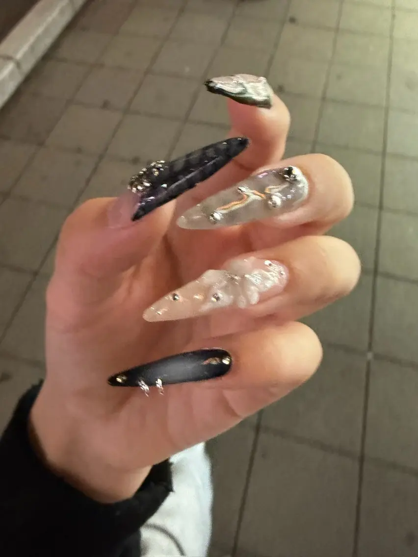 ネイル ハンドネイル Sarina ⋆⭒˚ mavieのネイルデザイン