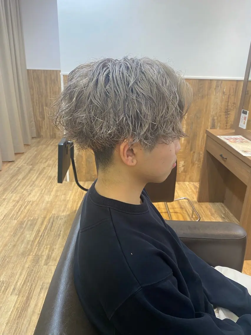 ショート カラー パーマ ヘアアレンジ メンズ カット ヘアカラー パーマ メンズパーマの巨匠 鈴木純のヘアスタイル