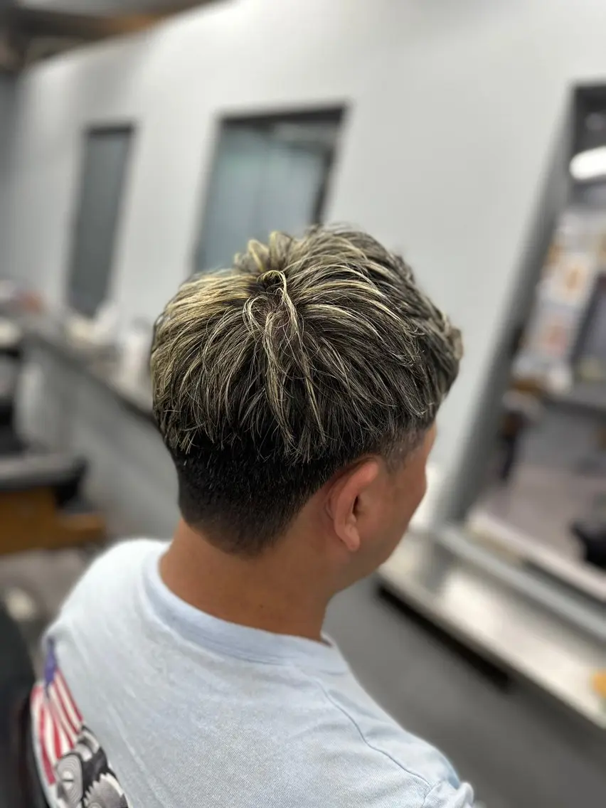 ショート カラー メンズ アップバング メンズブリーチ ビジネス フェードカット メンズパーマ カット ヘアカラー メンズ特化/パーマ /透明感カラー/ノセのヘアスタイル