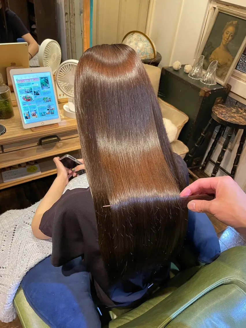 ロング カラー ロング 飯田 実歩(じっぽ)のヘアスタイル