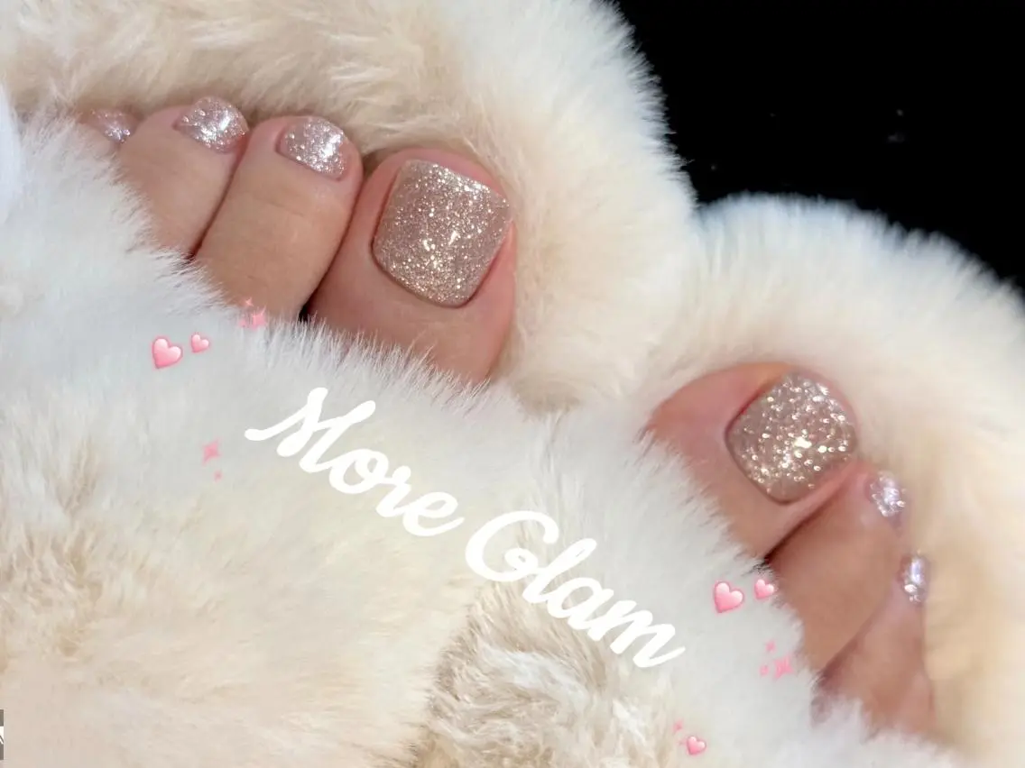 ネイル 長さ出し フットネイル フレンチネイル ジェルネイル ガラスフレンチ MoreGlam Nailsのネイルデザイン