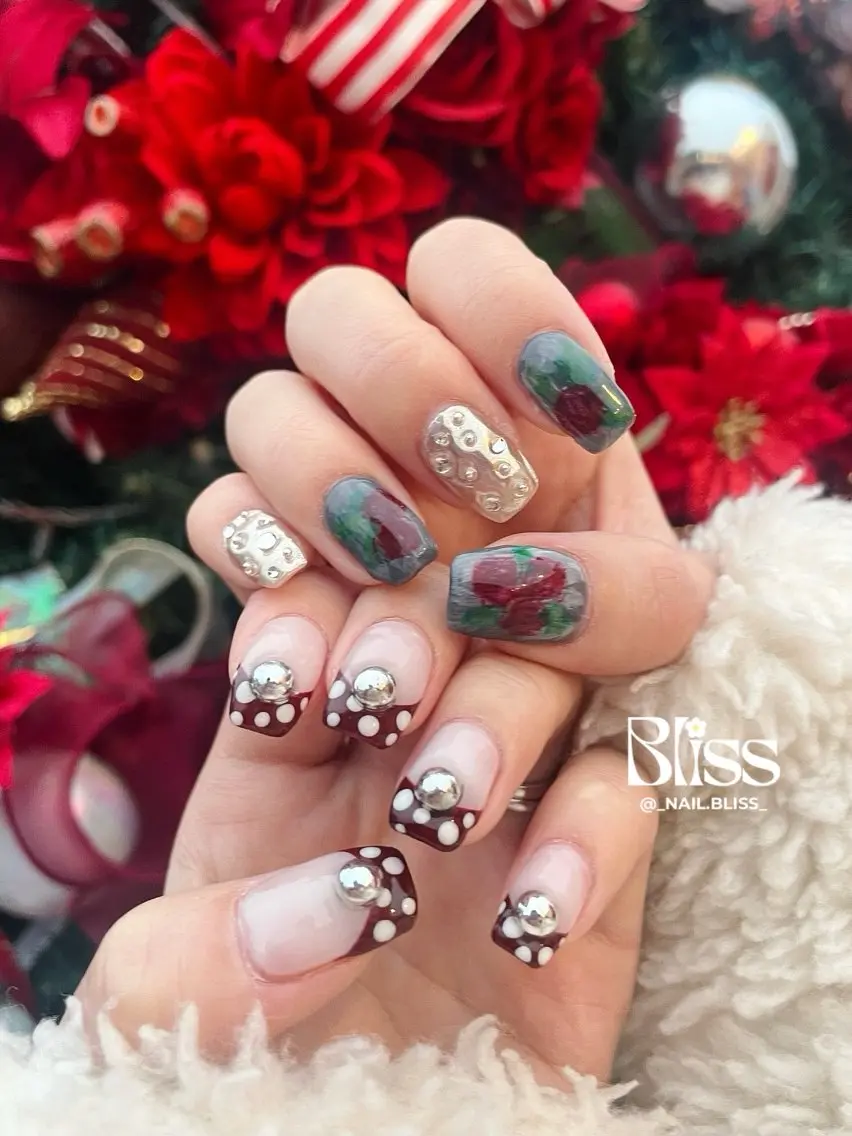 ネイル ドット 韓国ネイル 冬ネイル クリスマス ハンドネイル NAIL BLISSのネイルデザイン