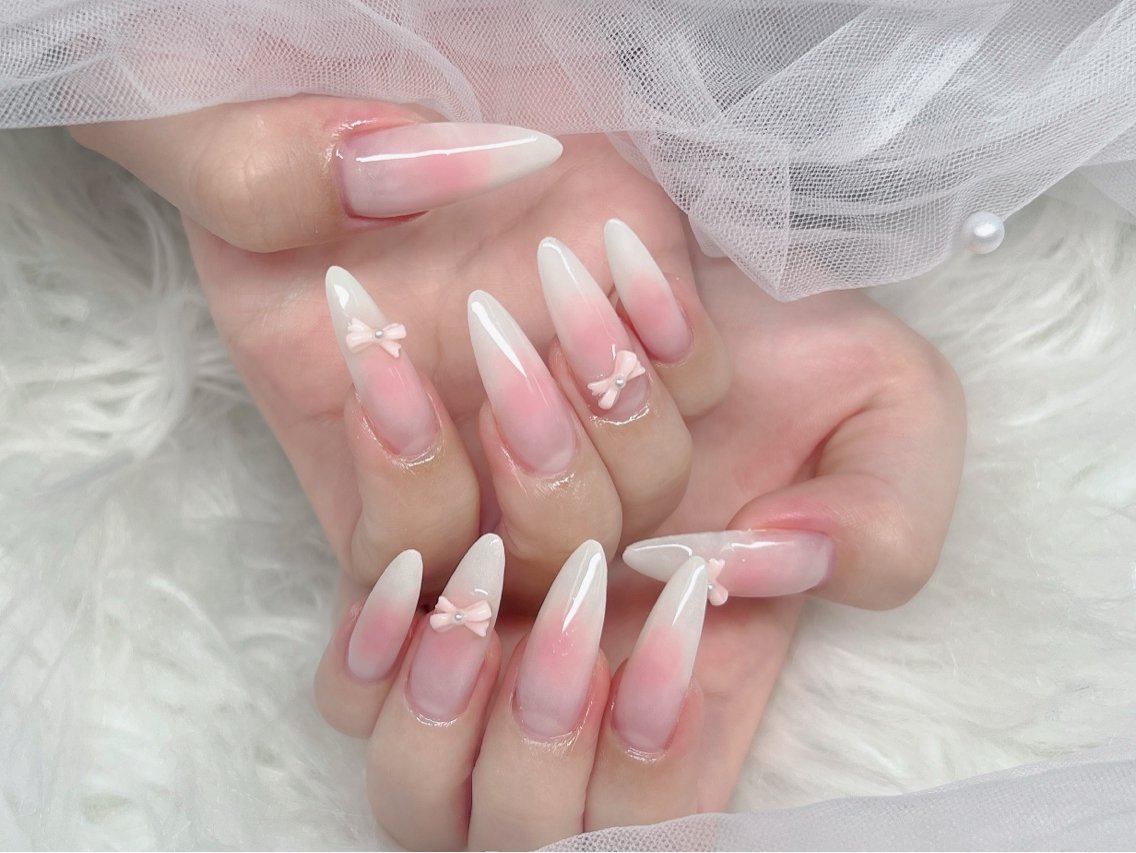 ネイル チークネイル ドット フレンチネイル グラデーション 韓国ネイル ハンドネイル Kei Nail Shibuyaのネイルデザイン