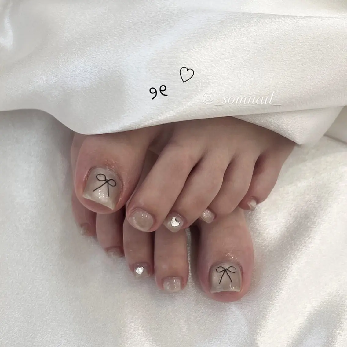 ネイル フットネイル ジェルネイル 韓国ネイル マグネットネイル リボン SOM NAILのネイルデザイン