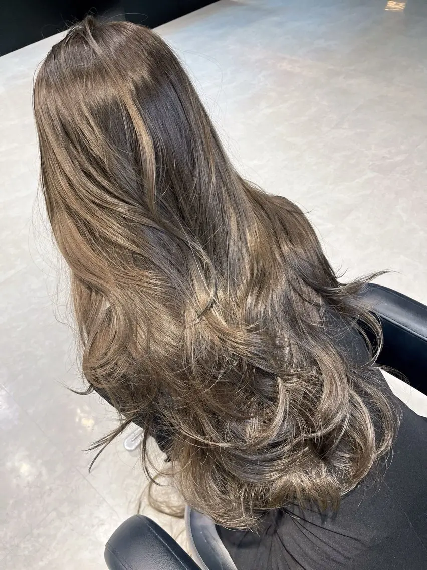 ロング カット ヘアカラー トリートメント 海野翔吾🇨🇳 ワンホンレイヤーのヘアスタイル