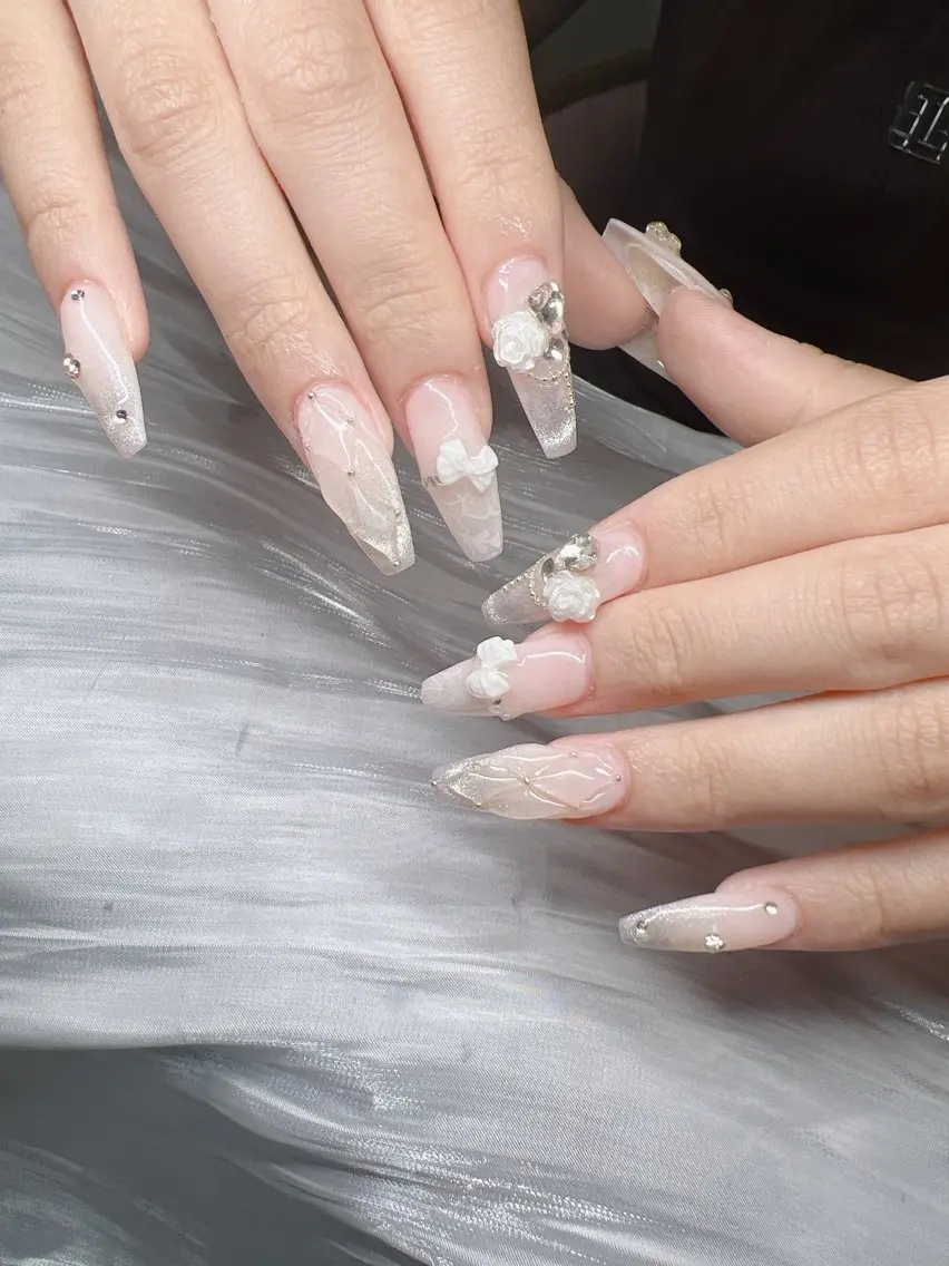ネイル ハンドネイル Lee Nailsのネイルデザイン