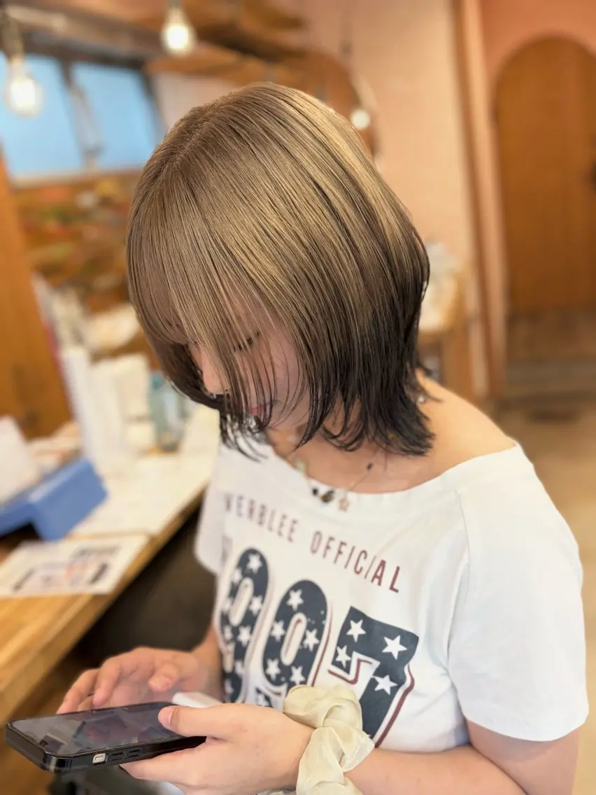 ミディアム カット ヘアカラー トリートメント デザインカラー/ レイヤーカット/れいのヘアスタイル