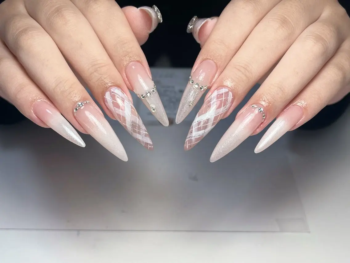 ネイル 成人式 フラッシュネイル フットネイル ジェルネイル 卒業式 ハンドネイル 心斎橋Mione nail salonのネイルデザイン