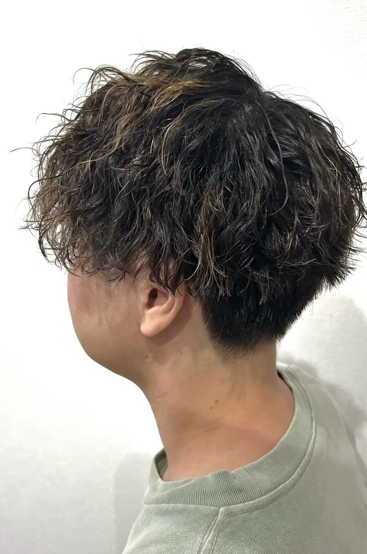 ショート メンズ カット ヘアカラー 切っぱなし💇‍♀️ イヤリング🎨龍之介のヘアスタイル