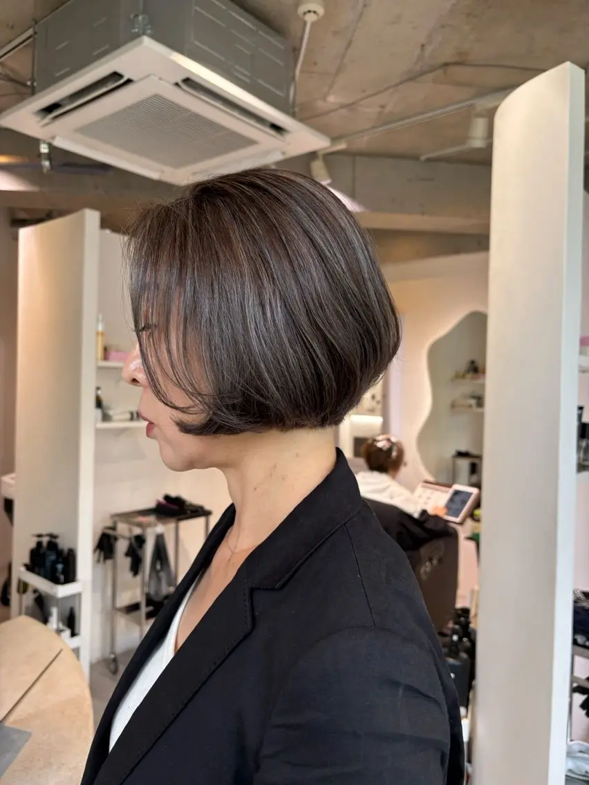 ショート ハイライト カット ヘアカラー トリートメント 早稲田 千尋のヘアスタイル