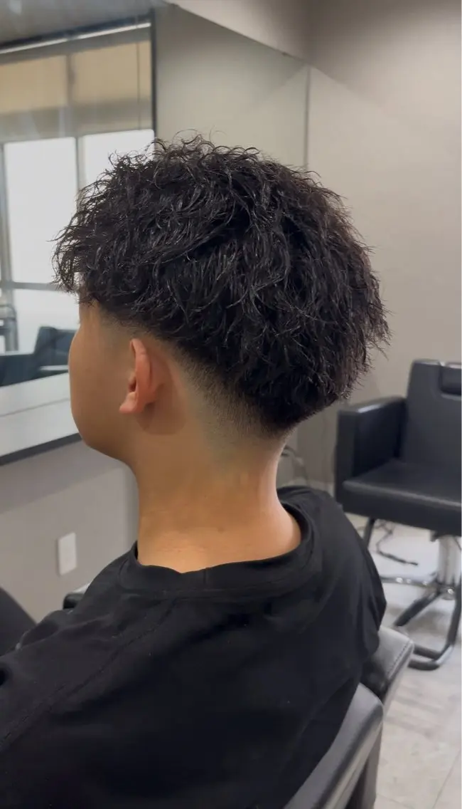 メンズ フェードカット メンズパーマ 西村 杏のヘアスタイル