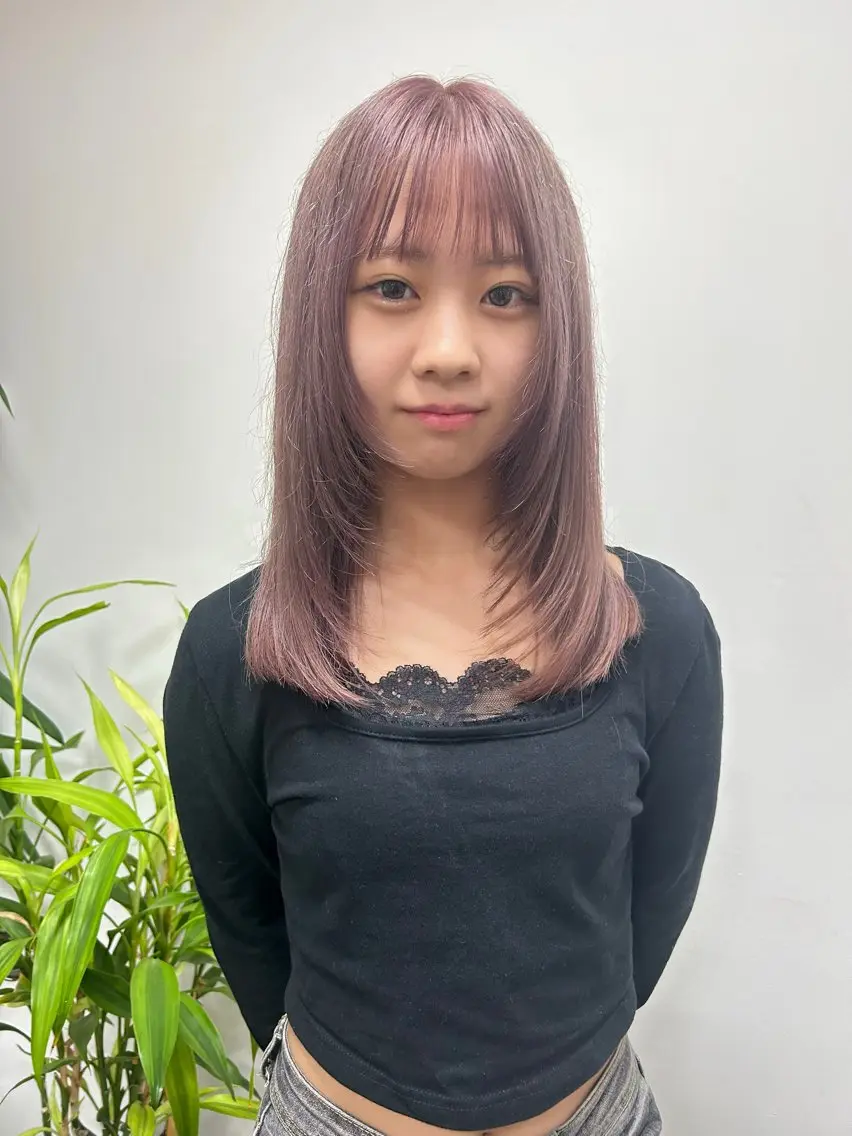 セミロング カラー ベージュカラー 透明感カラー ラベンダーカラー ラベンダーベージュ レイヤーカット 似合わせヘア/透明感 カラー/ Rioのヘアスタイル