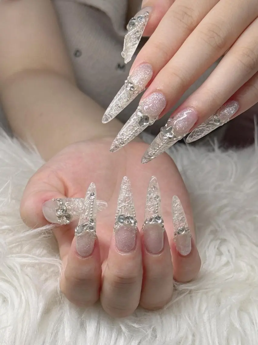 ネイル Lee Nailsのネイルデザイン