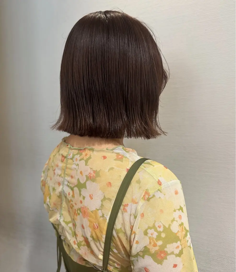ミディアム カラー オリーブカラー カット ヘアカラー トリートメント 塩澤 榛奈のヘアスタイル