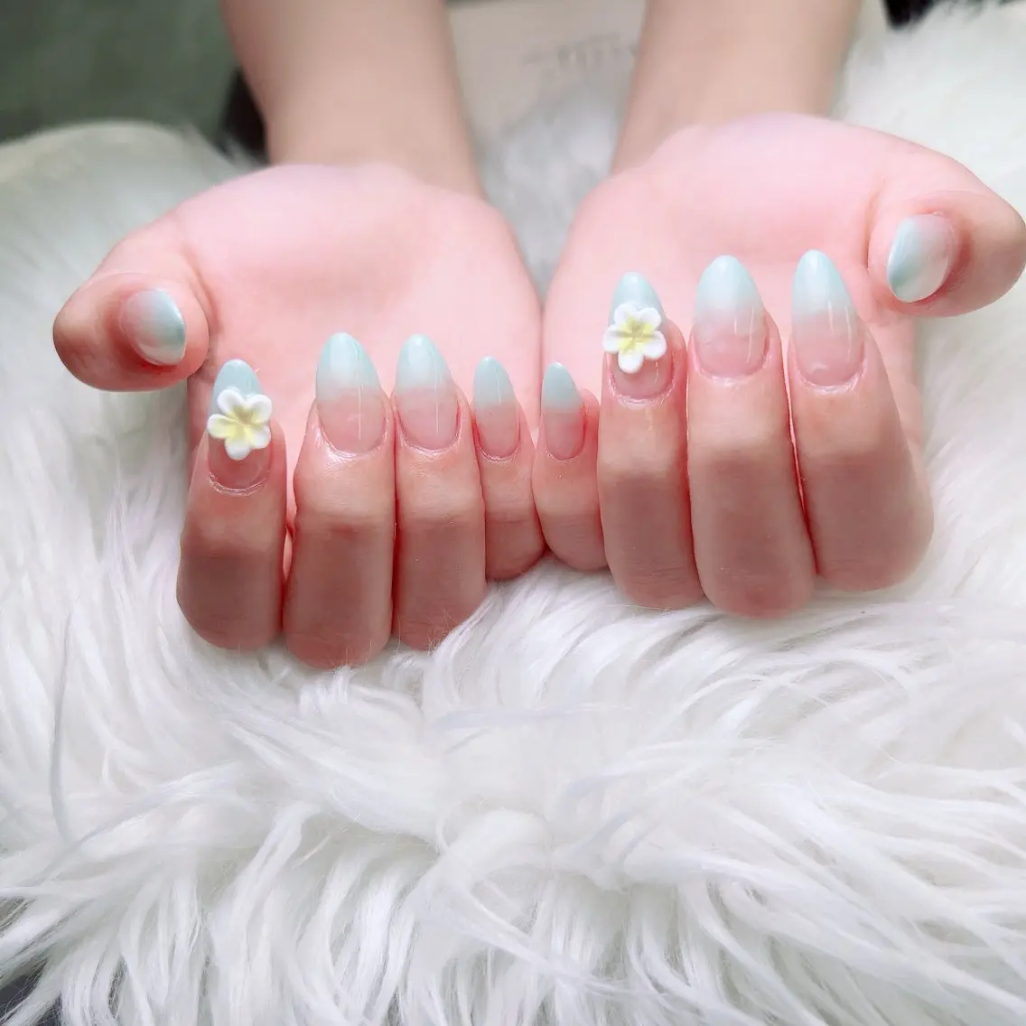 セミロング ハンドネイル gallery Yumiのネイルデザイン