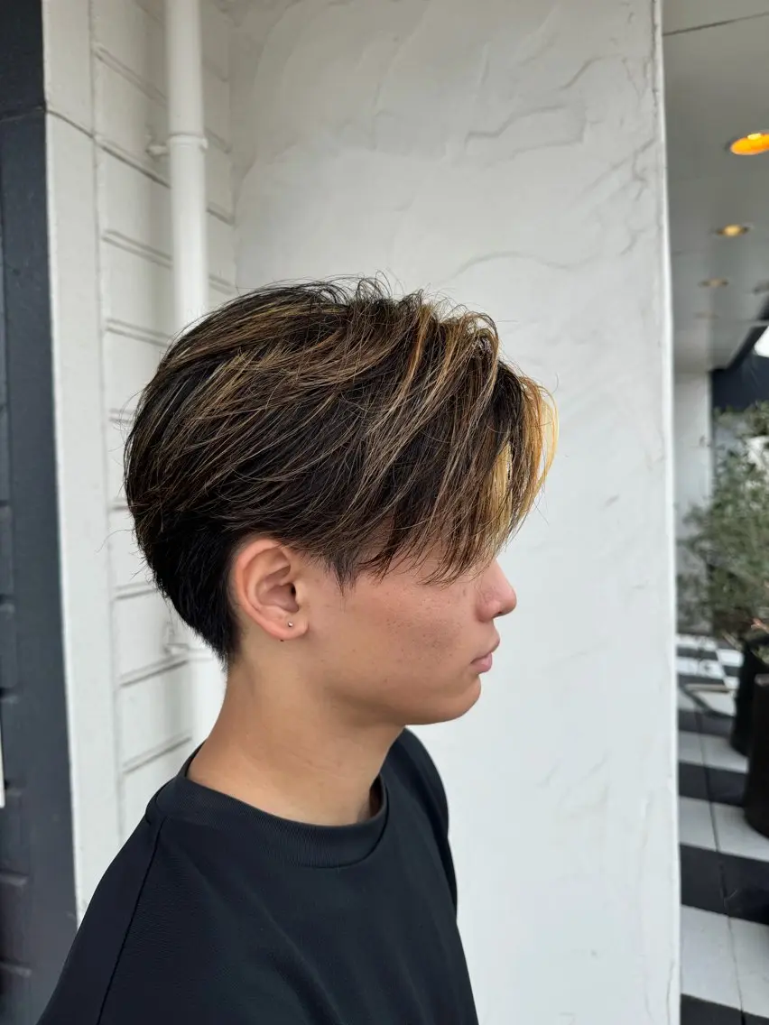 ショート カラー ウマバ ケンタロウのヘアスタイル
