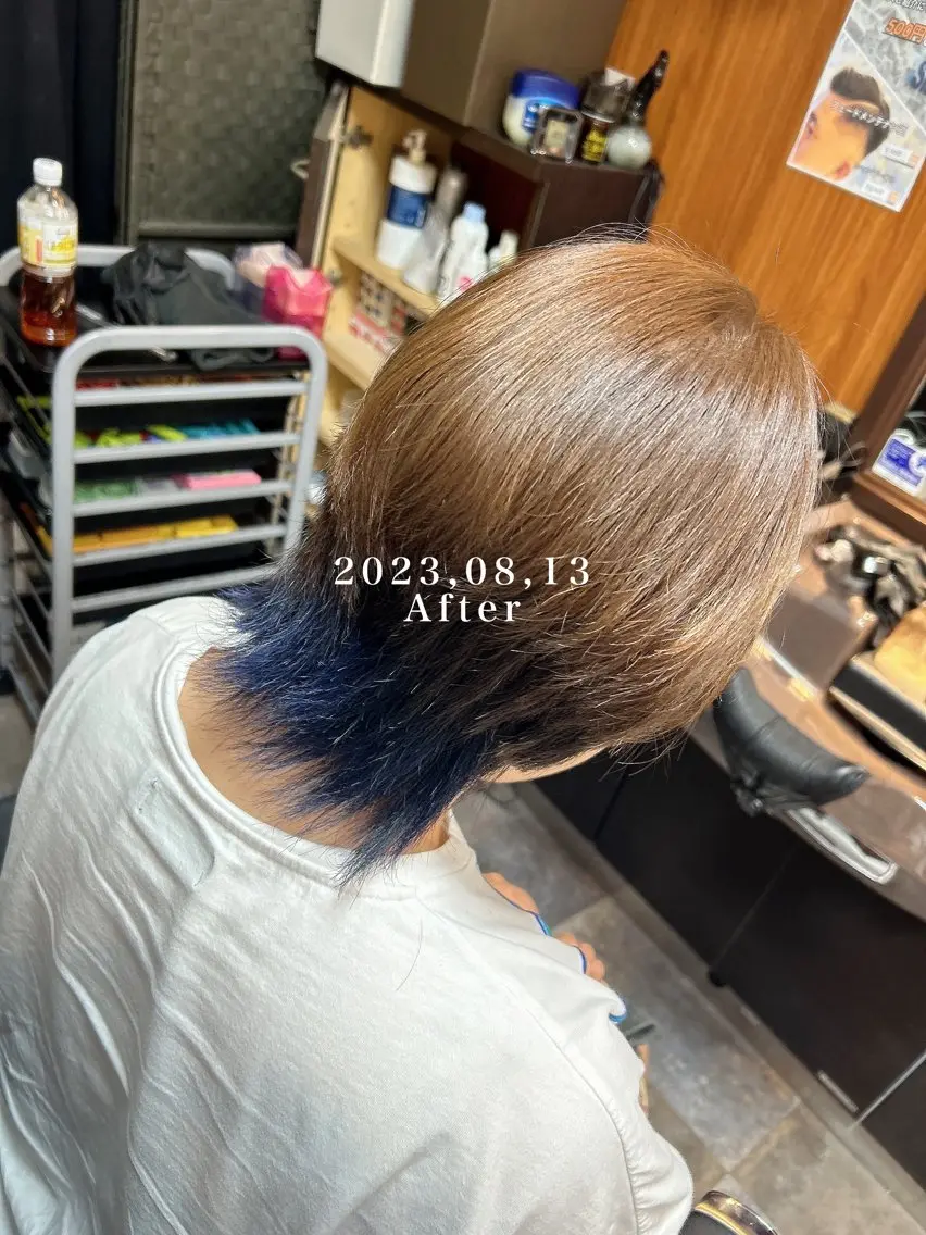 ショート カラー ブリーチ ネイビーカラー ウルフカット 深野 茜のヘアスタイル