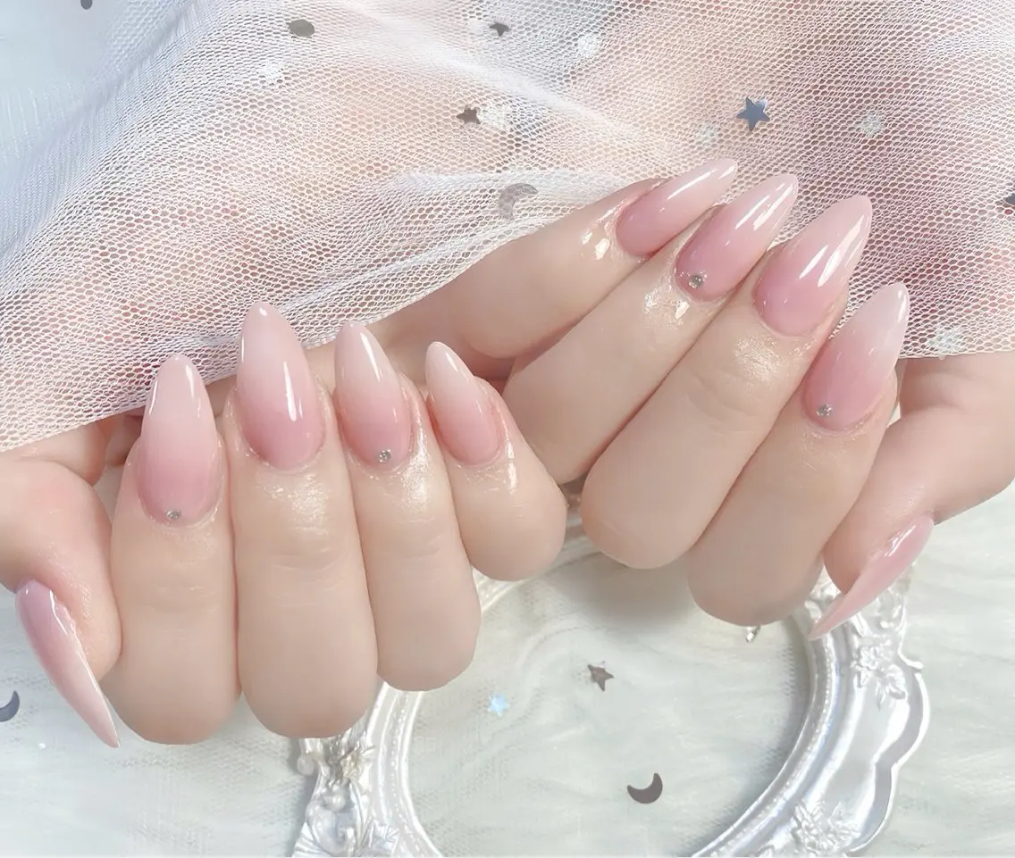ネイル チークネイル 長さ出し フレンチネイル ジェルネイル グラデーション THANHTHANH NAILのネイルデザイン