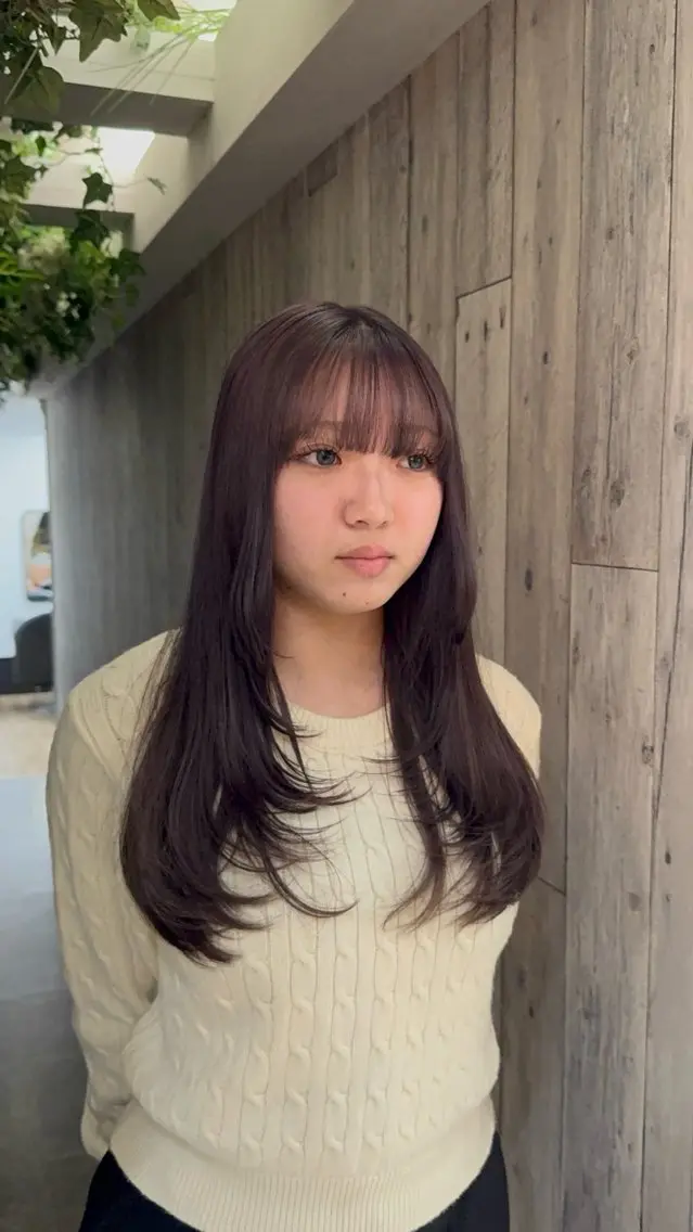 ロング カラー ブリーチ グレージュ ラベンダーカラー ラベンダーグレージュ ラベンダーグレー REBECCA 宮崎伊玖のヘアスタイル