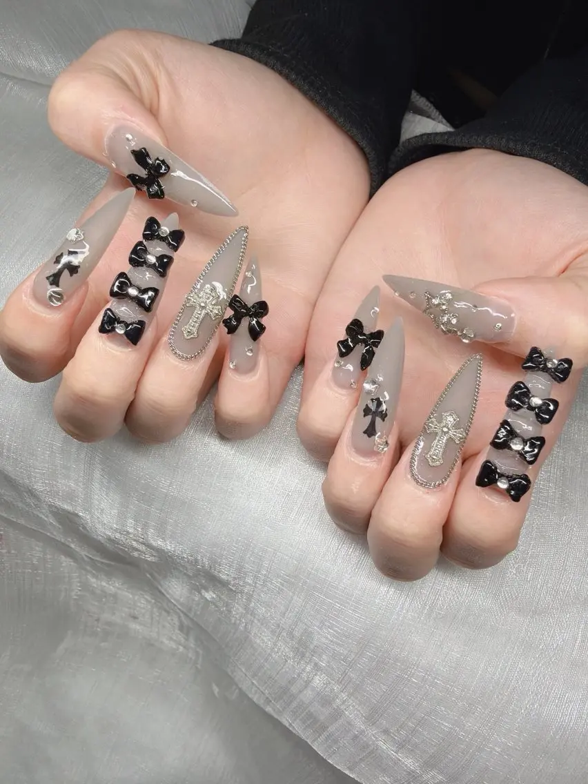 ネイル ハンドネイル Lee Nailsのネイルデザイン
