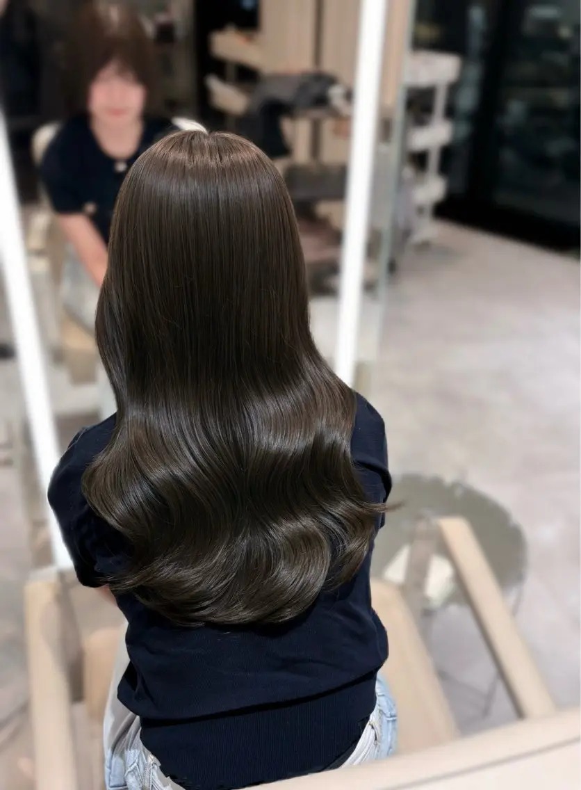 カラー 山中 萌百花のヘアスタイル